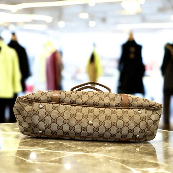 Gucci, aunthentic, tote 2 way style, 2 tone gold and silver GG sign both sides - Picture 17 of 17